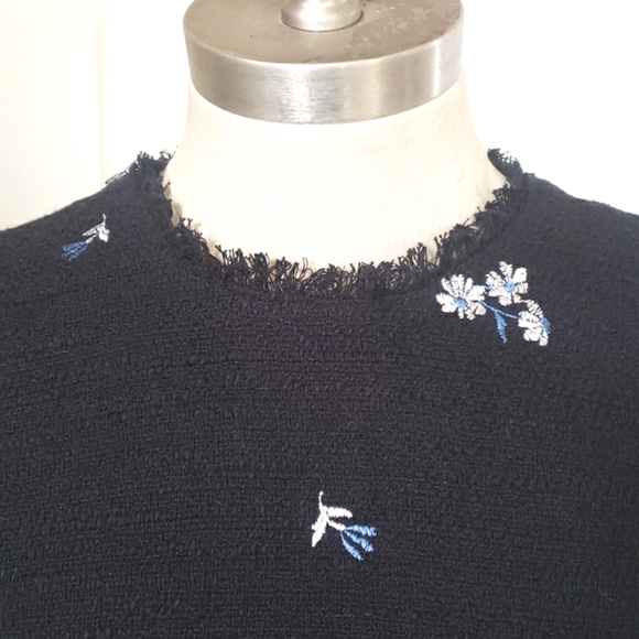 ANN TAYLOR Black Sleeveless Embroidered Top Floral Design - Picture 7 of 16